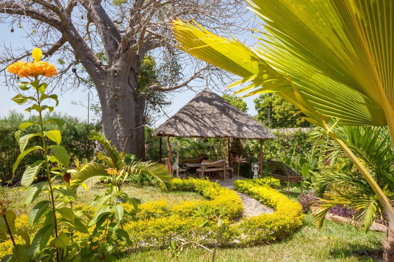 Villa Raymond, Diani, Kenya Диани Бийч Екстериор снимка